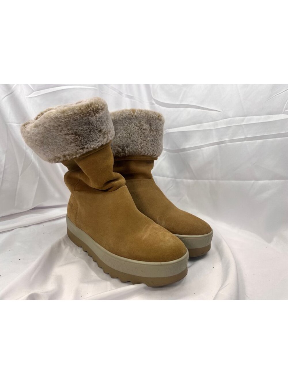 Cougar Vail Women’s 7 Tan Suede Faux Fur Wedge Platform Winter Boots